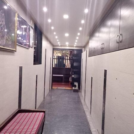 Hotel Sharda Мумбай Екстериор снимка