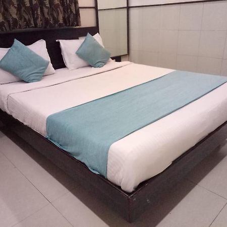 Hotel Sharda Мумбай Екстериор снимка