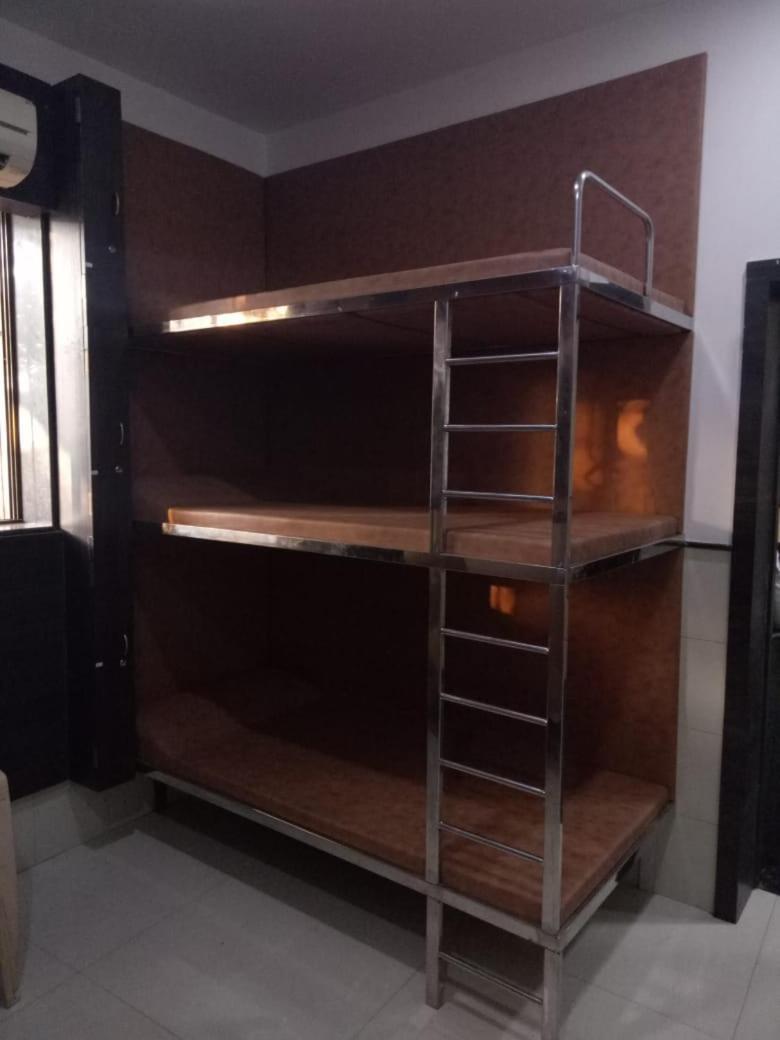 Hotel Sharda Мумбай Екстериор снимка